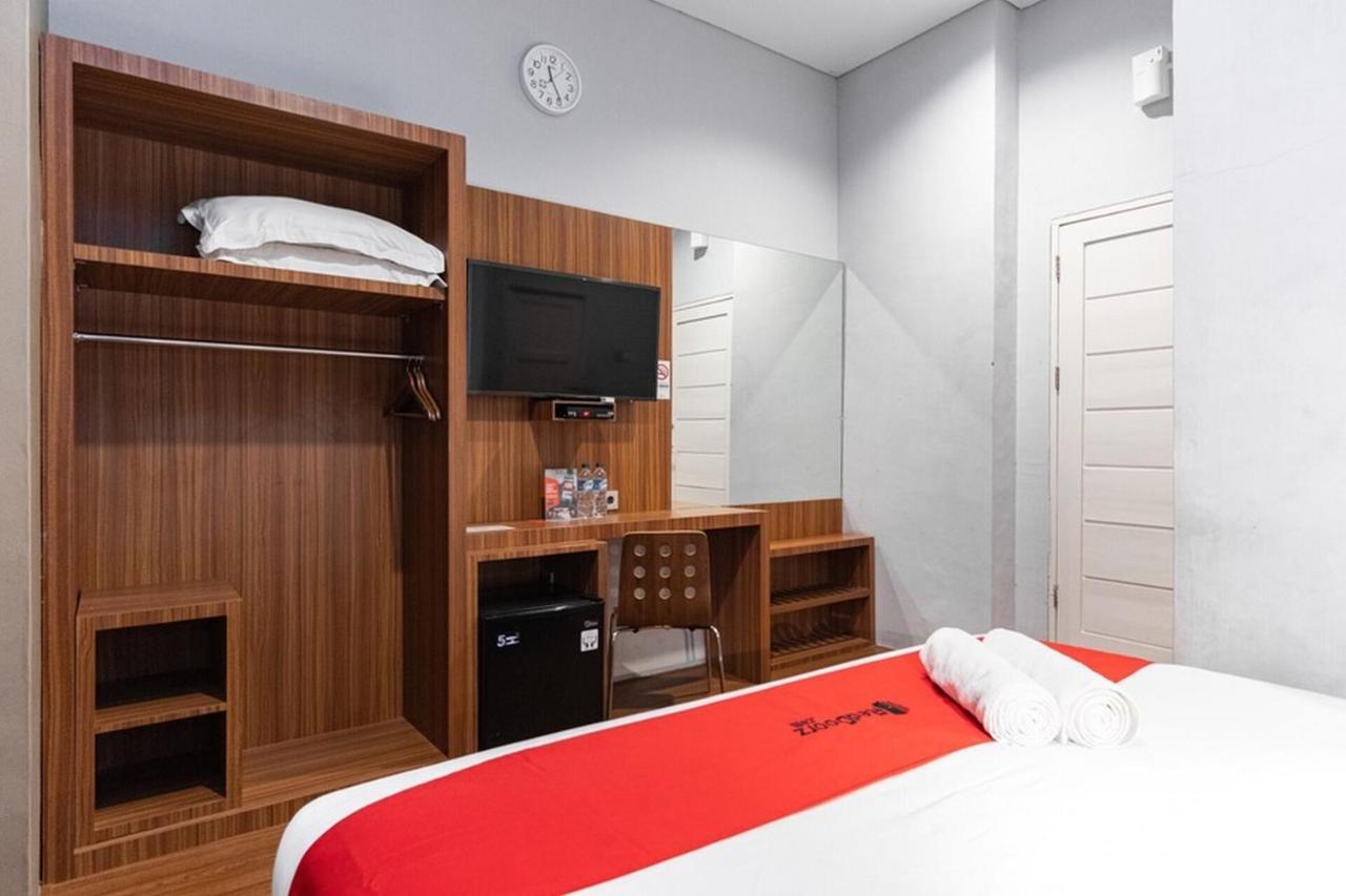 Hotel Reddoorz Premium Near Centre Point Mall Medan Exteriér fotografie